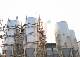 中釀60噸大型精釀啤酒廠(chǎng)設備發(fā)酵系統